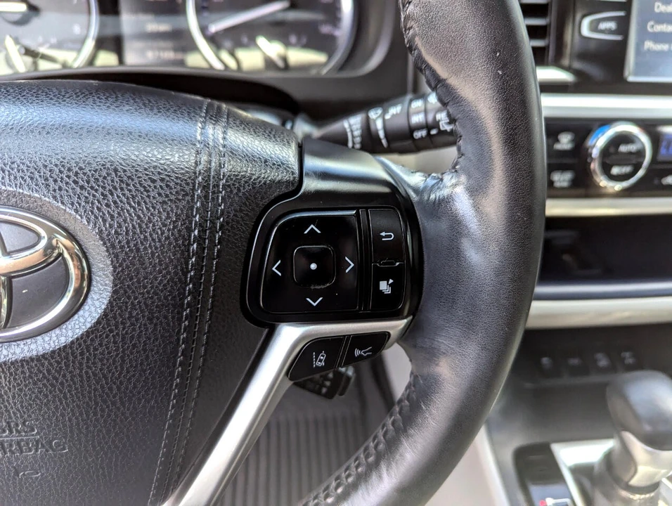 2018 Toyota Highlander - Image 17 of 21