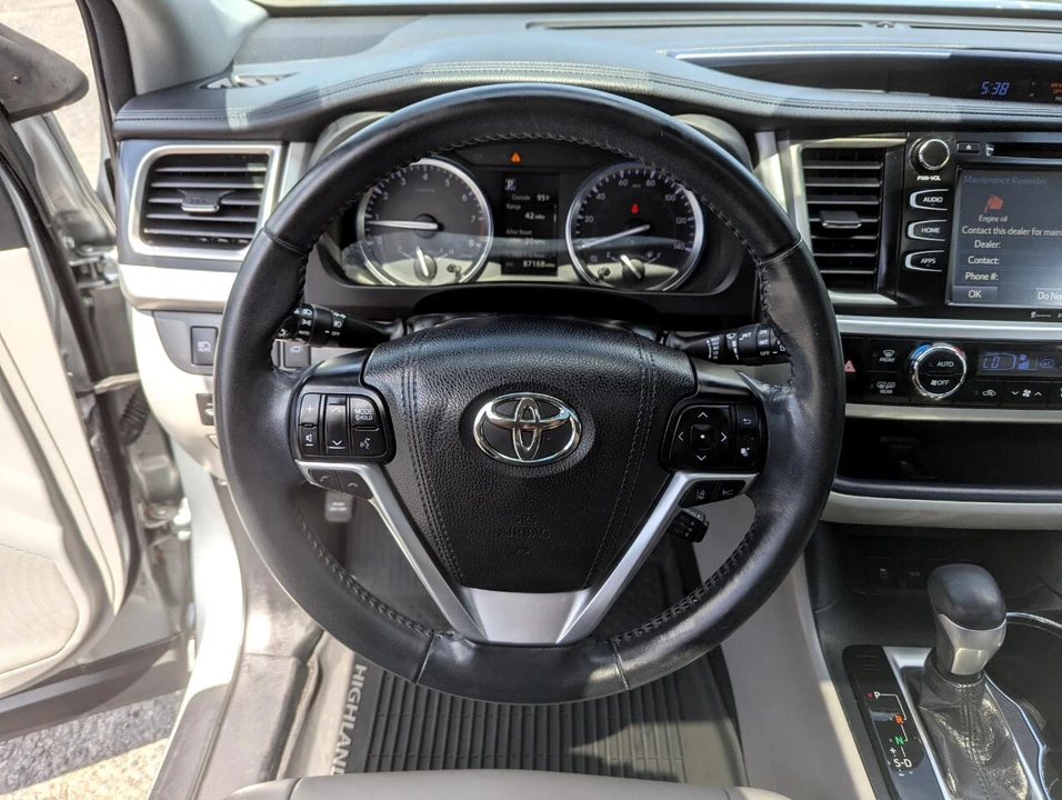 2018 Toyota Highlander - Image 15 of 21