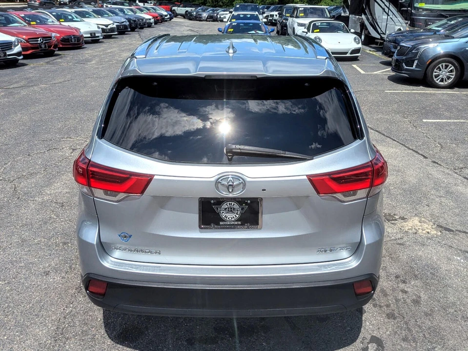 2018 Toyota Highlander - Image 8 of 21