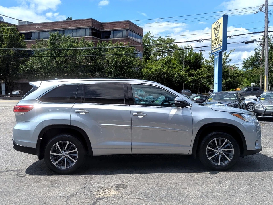 2018 Toyota Highlander - Image 6 of 21