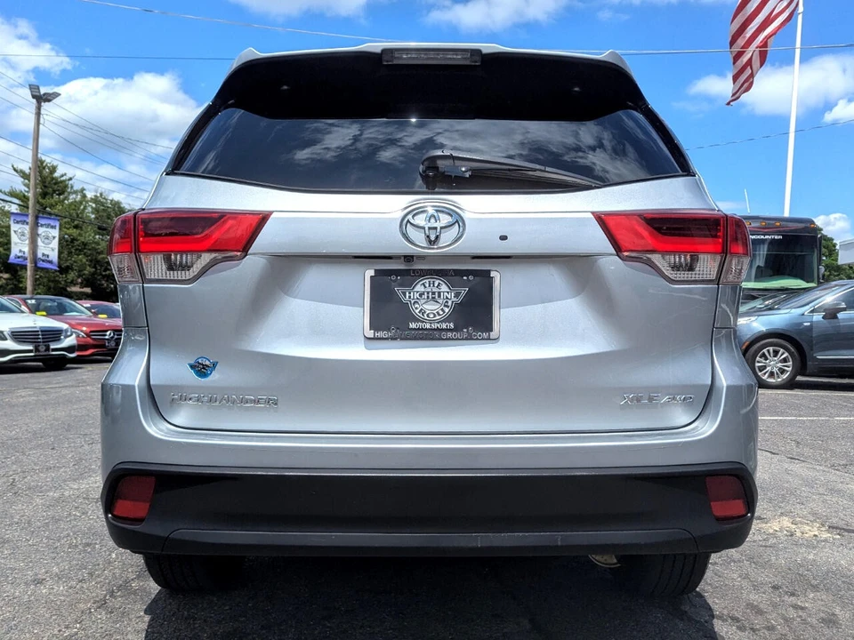 2018 Toyota Highlander - Image 9 of 21