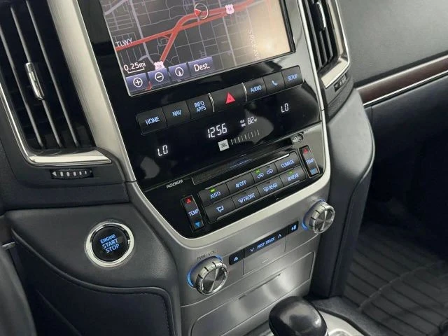 2018 Toyota J200 Land Cruiser - Image 28 of 31
