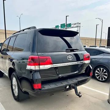 2018 Toyota Land Cruiser