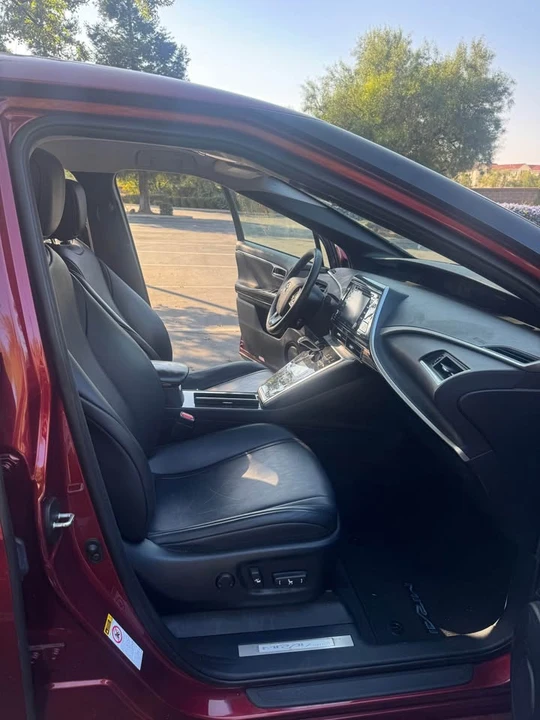 2018 Toyota Mirai - Image 18 of 19
