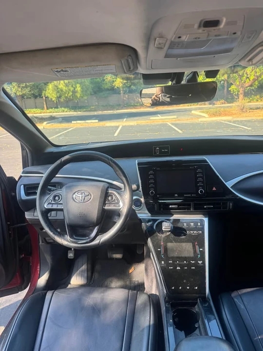 2018 Toyota Mirai - Image 16 of 19