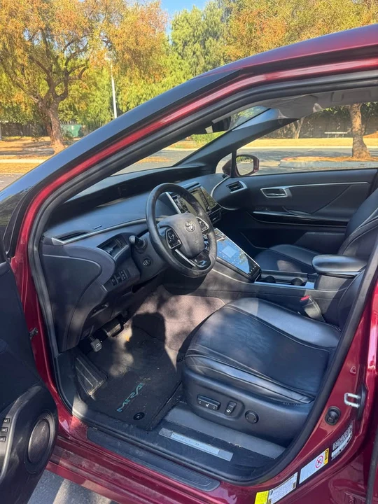 2018 Toyota Mirai - Image 10 of 19