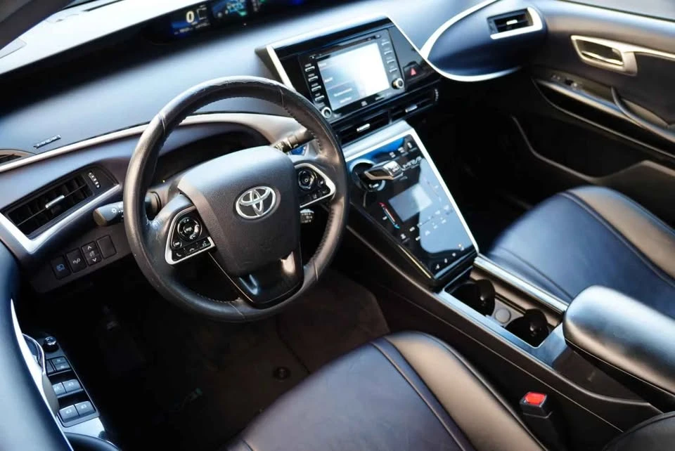 2018 Toyota Mirai - Image 8 of 14