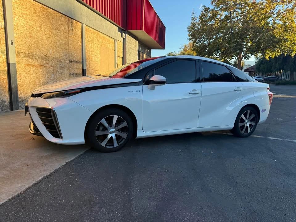 2018 Toyota Mirai - Image 2 of 10