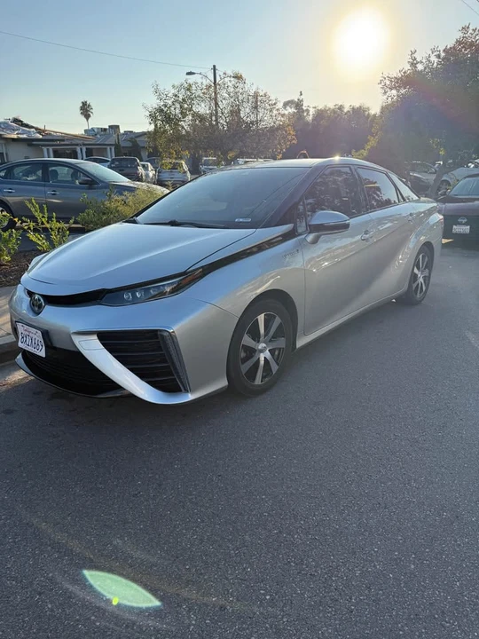 2018 Toyota Mirai - Image 3 of 10