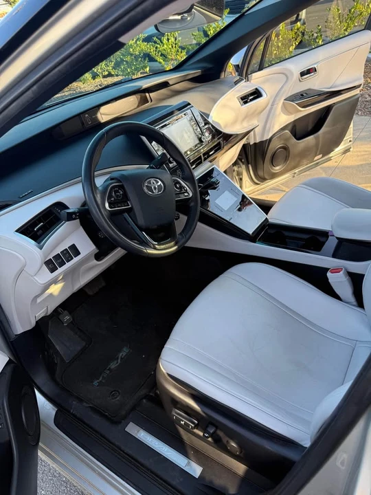 2018 Toyota Mirai - Image 8 of 10