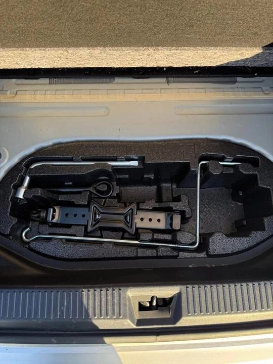 2018 Toyota Mirai - Image 8 of 9