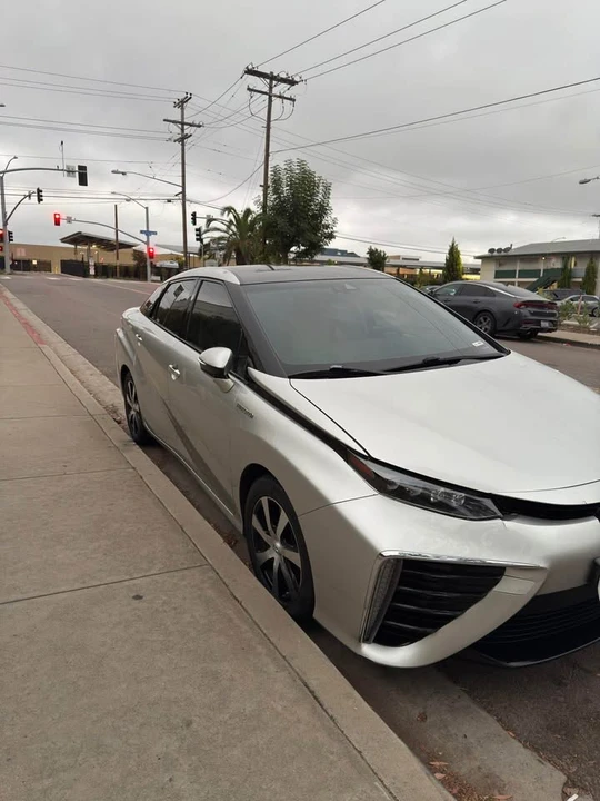 2018 Toyota Mirai - Image 4 of 9