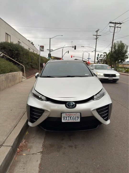 2018 Toyota Mirai - Image 2 of 10