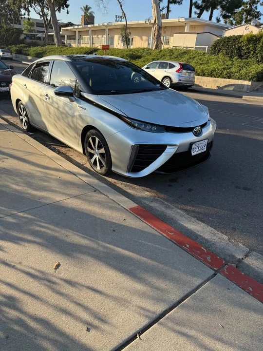 2018 Toyota Mirai - Image 4 of 10