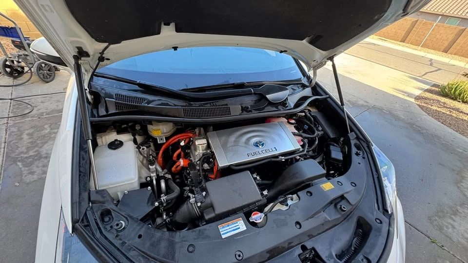 2018 Toyota Mirai - Image 2 of 16