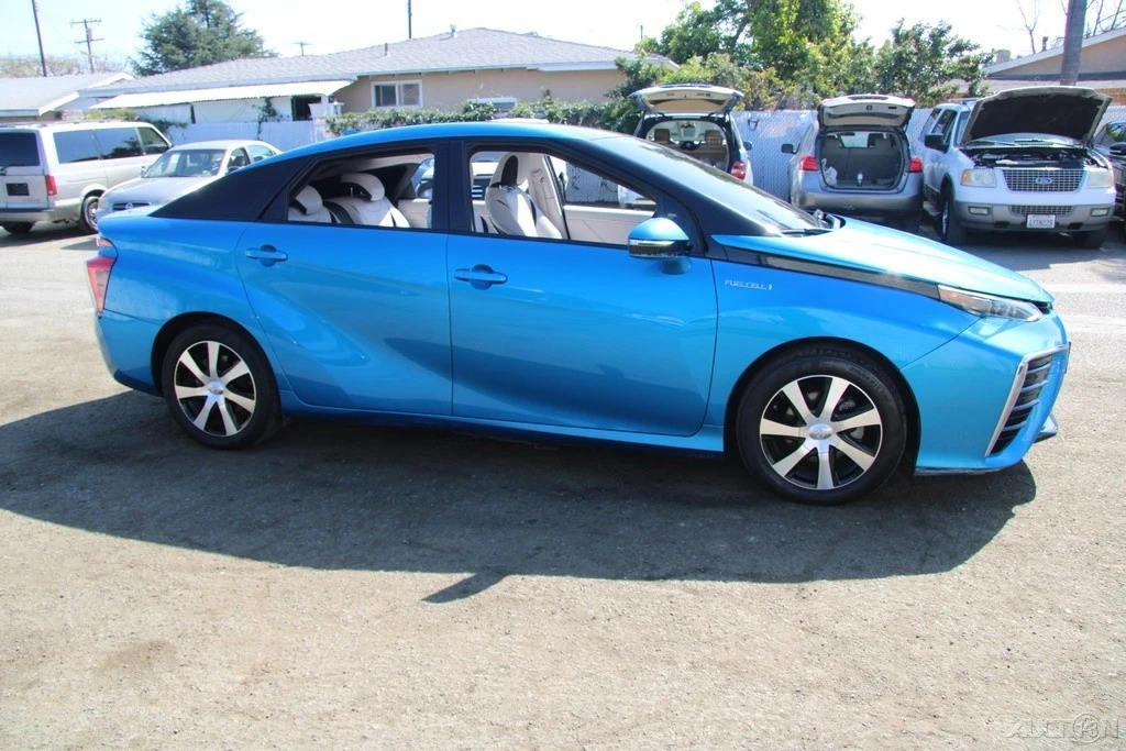 2018 Toyota Mirai - Image 9 of 21