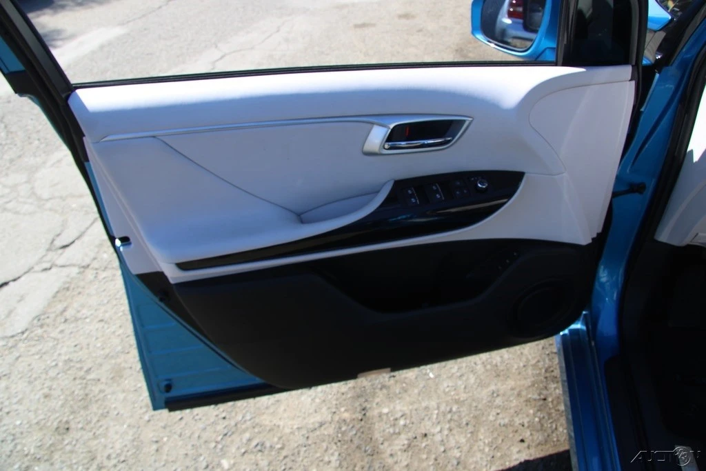2018 Toyota Mirai - Image 13 of 21