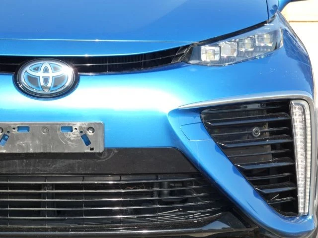 2018 Toyota Mirai - Image 15 of 21