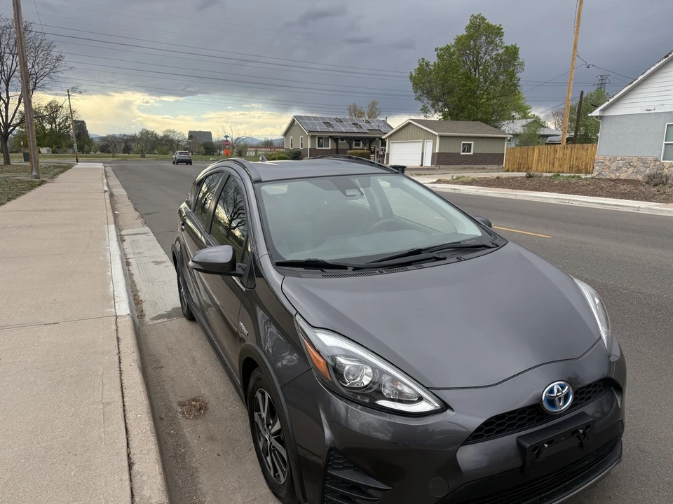 2018 Toyota Prius 4th Gen - Image 2 of 9