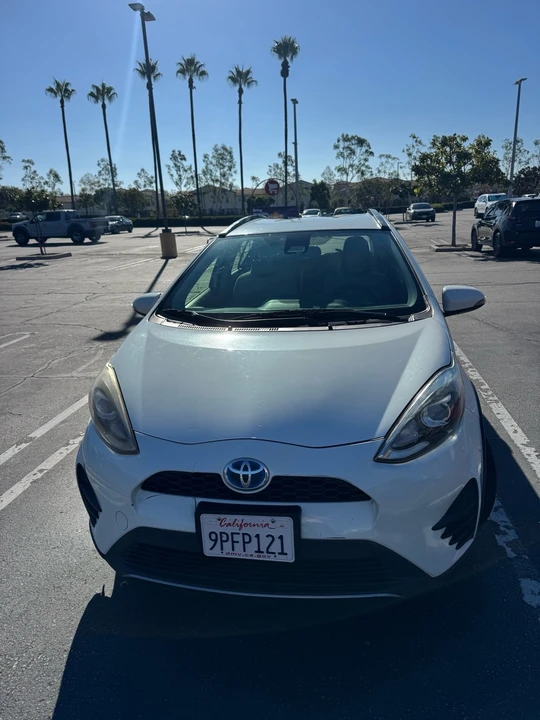 2018 Toyota Prius - Image 2 of 4