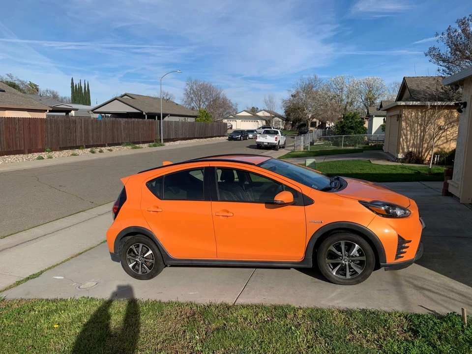 2018 Toyota Prius - Image 2 of 7