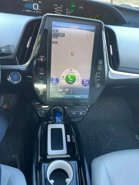 2018 Toyota Prius 4th Gen - Image 11 of 20