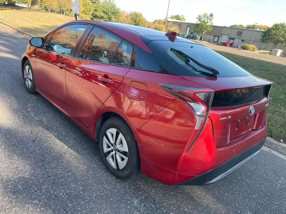 2018 Toyota Prius 4th Gen - Image 3 of 20