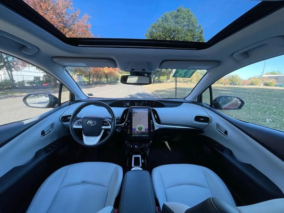2018 Toyota Prius 4th Gen - Image 15 of 20