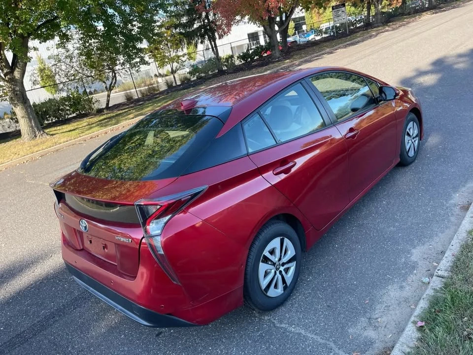 2018 Toyota Prius 4th Gen - Image 5 of 20