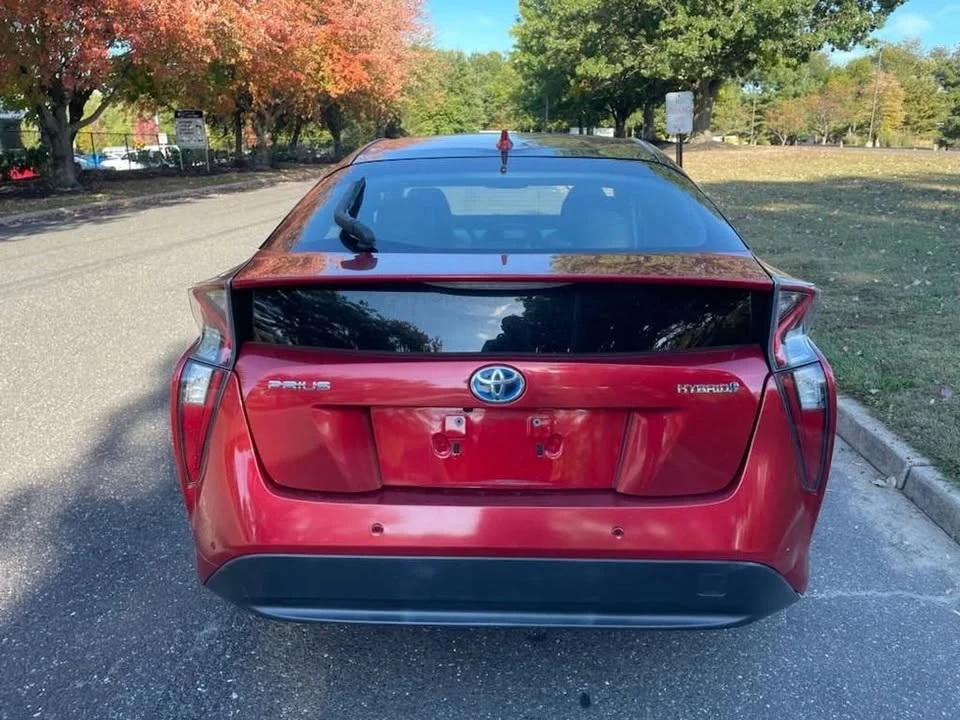 2018 Toyota Prius 4th Gen - Image 4 of 20