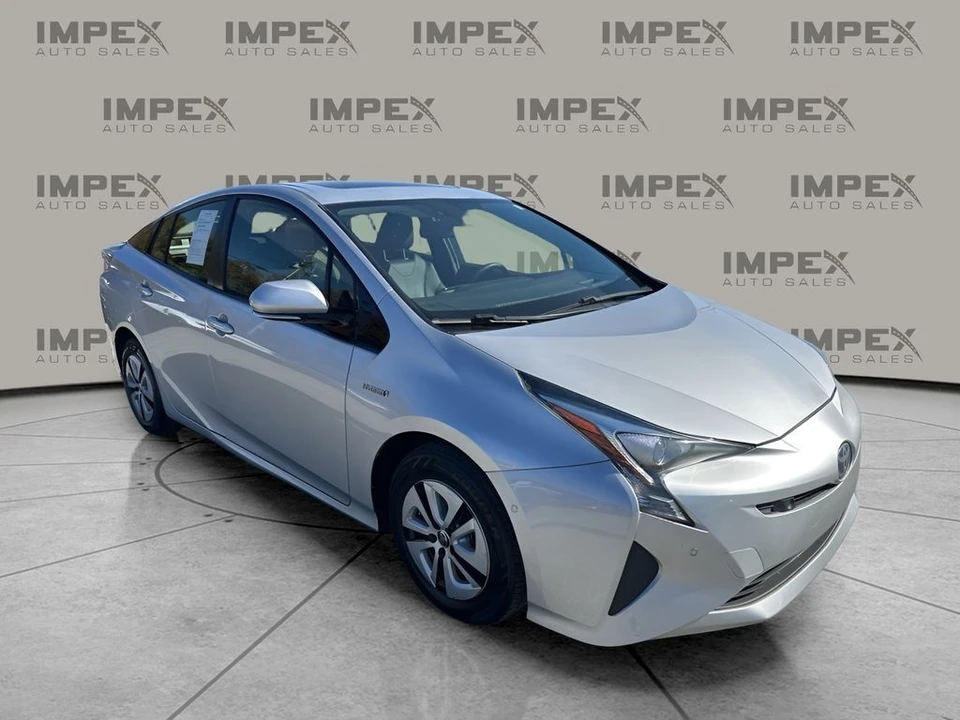2018 Toyota Prius 4th Gen - Image 7 of 12