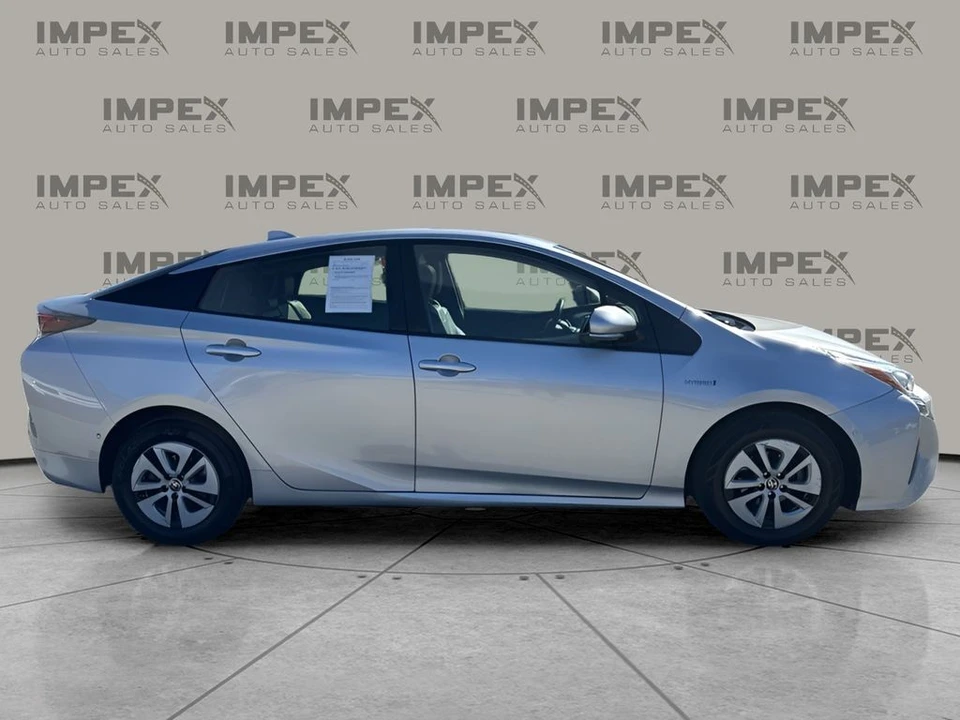 2018 Toyota Prius 4th Gen - Image 6 of 12