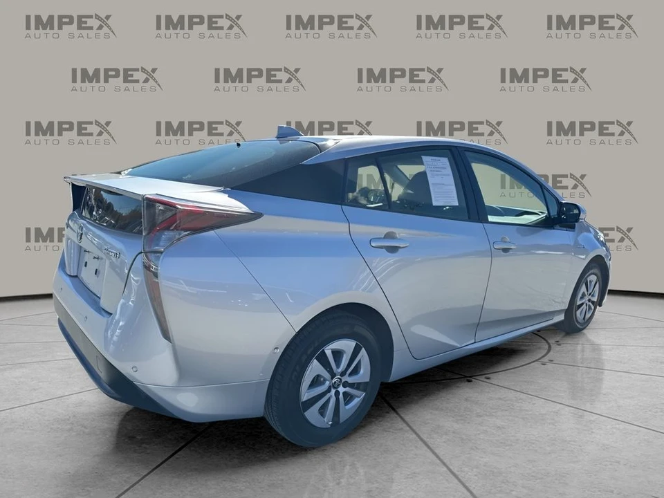 2018 Toyota Prius 4th Gen - Image 5 of 12