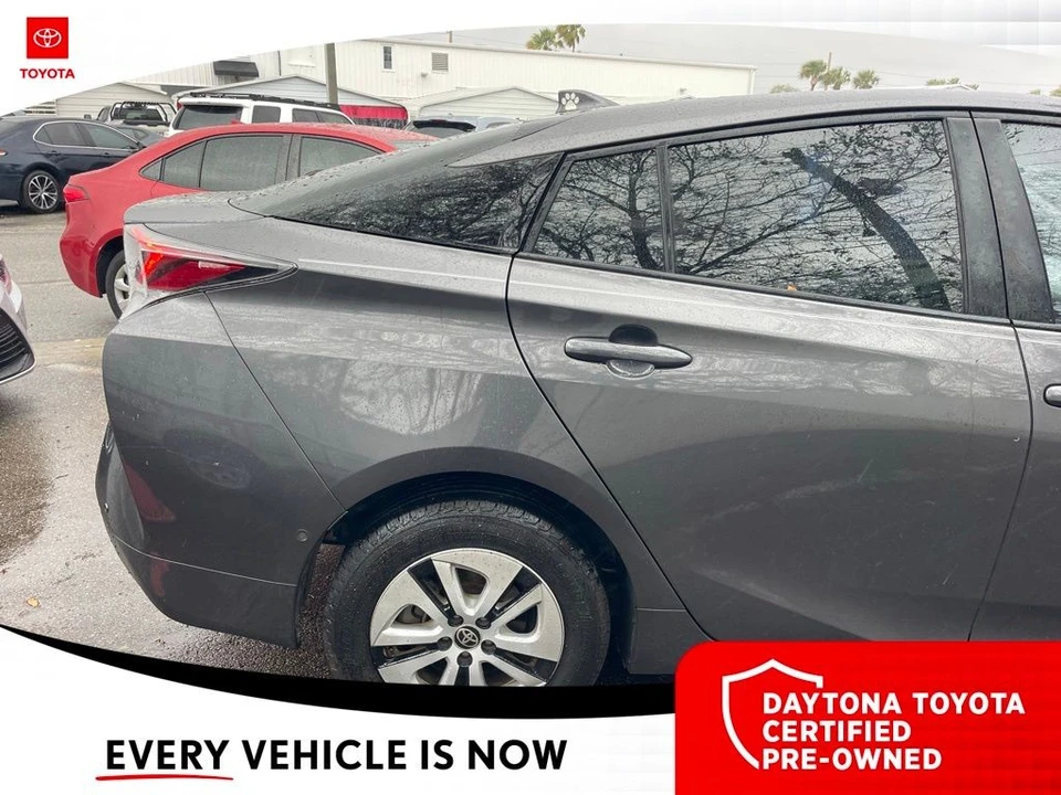 2018 Toyota Prius 4th Gen - Image 7 of 10