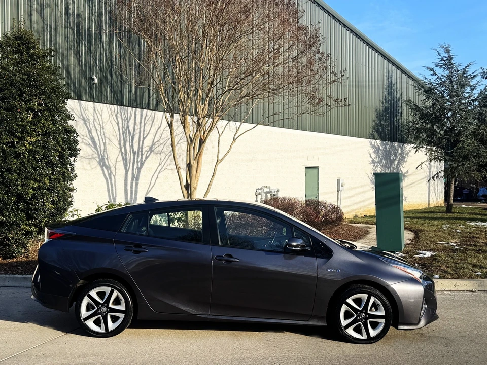 2018 Toyota Prius 4th Gen - Image 2 of 21