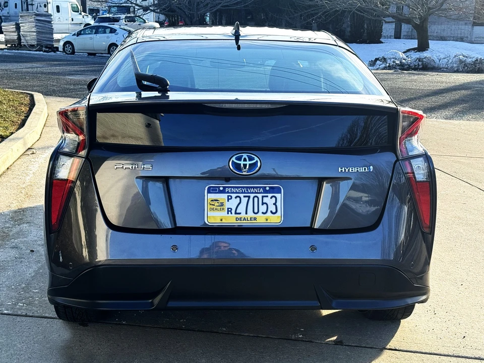2018 Toyota Prius 4th Gen - Image 4 of 21