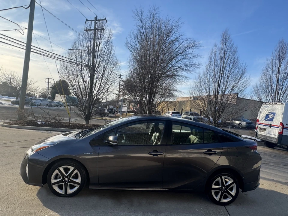 2018 Toyota Prius 4th Gen - Image 6 of 21