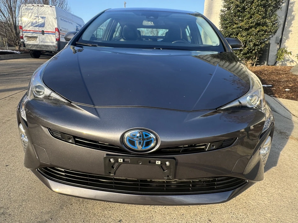 2018 Toyota Prius 4th Gen - Image 8 of 21