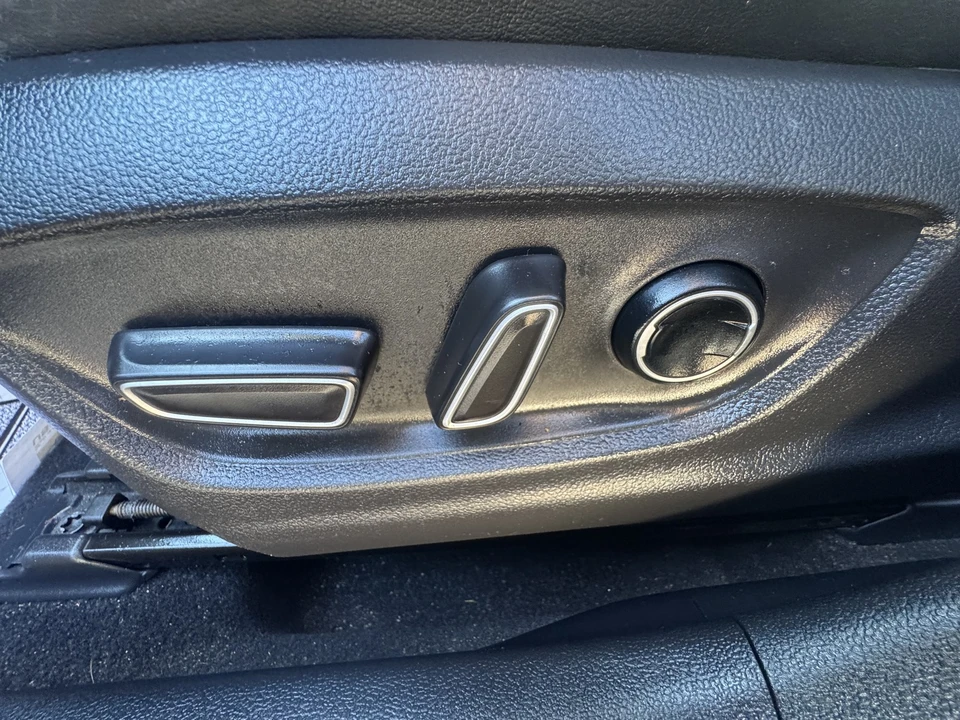 2018 Toyota Prius 4th Gen - Image 16 of 21