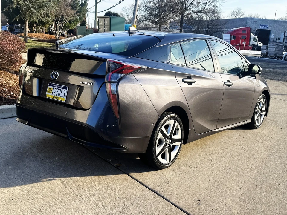 2018 Toyota Prius 4th Gen - Image 3 of 21