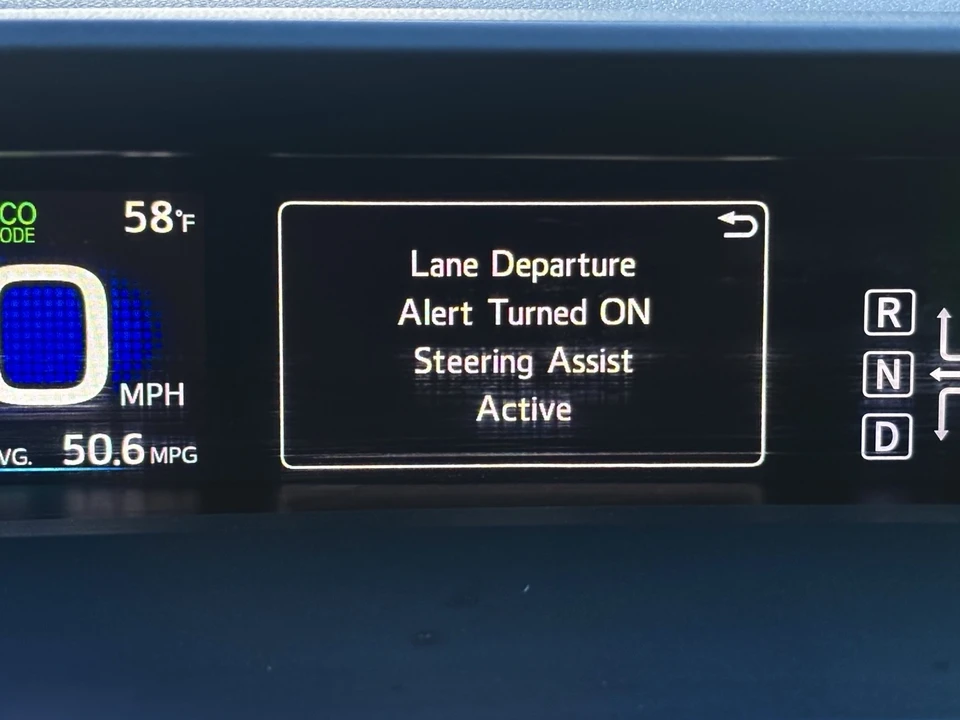 2018 Toyota Prius 4th Gen - Image 14 of 19