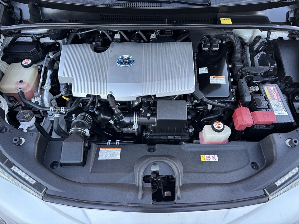 2018 Toyota Prius 4th Gen - Image 18 of 19