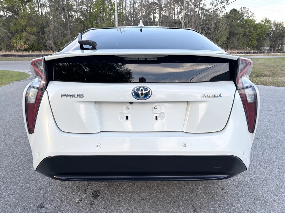 2018 Toyota Prius 4th Gen - Image 6 of 19