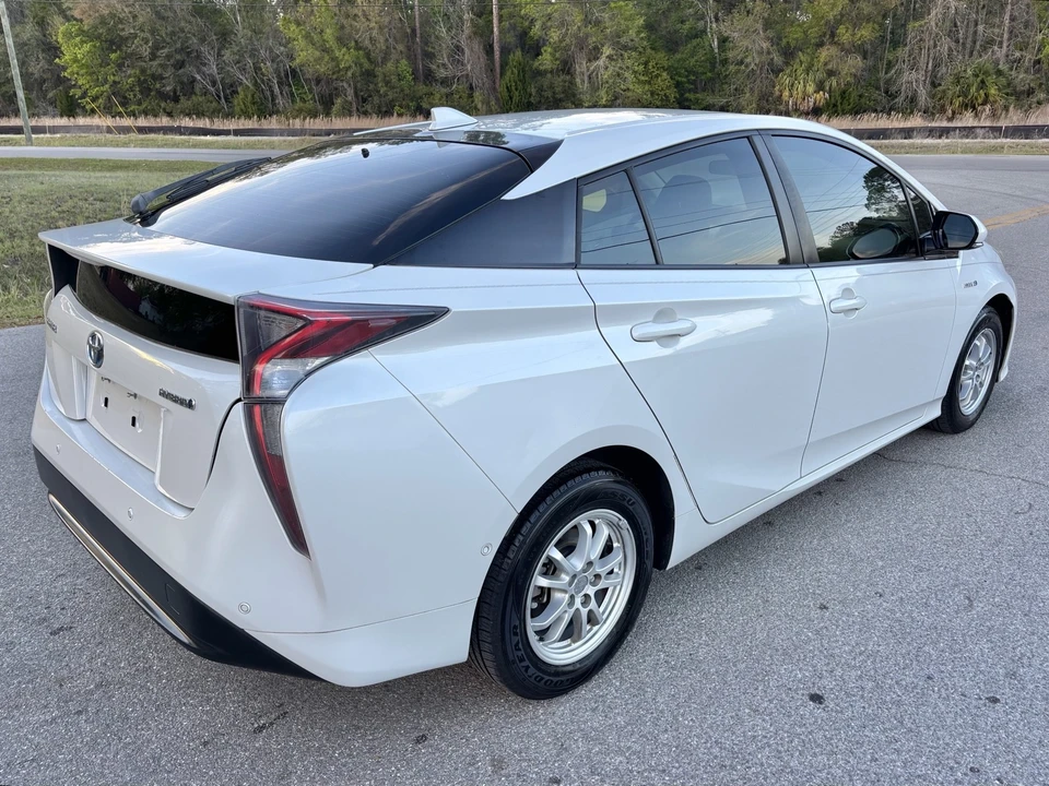 2018 Toyota Prius 4th Gen - Image 7 of 19