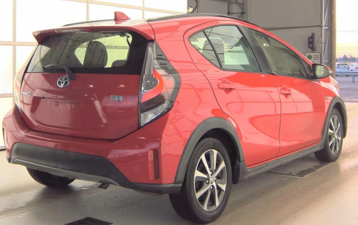 2018 Toyota Prius 4th Gen - Image 5 of 20