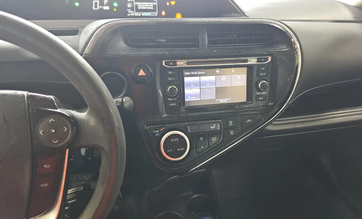 2018 Toyota Prius 4th Gen - Image 13 of 20