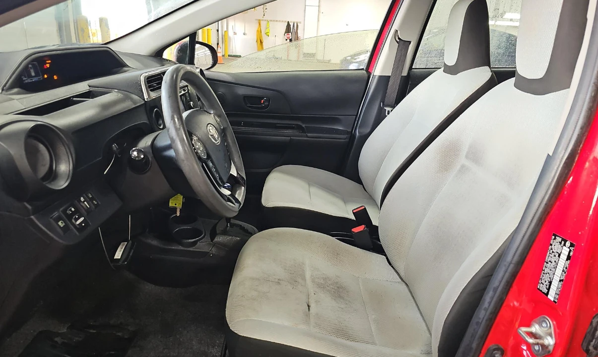 2018 Toyota Prius 4th Gen - Image 10 of 20