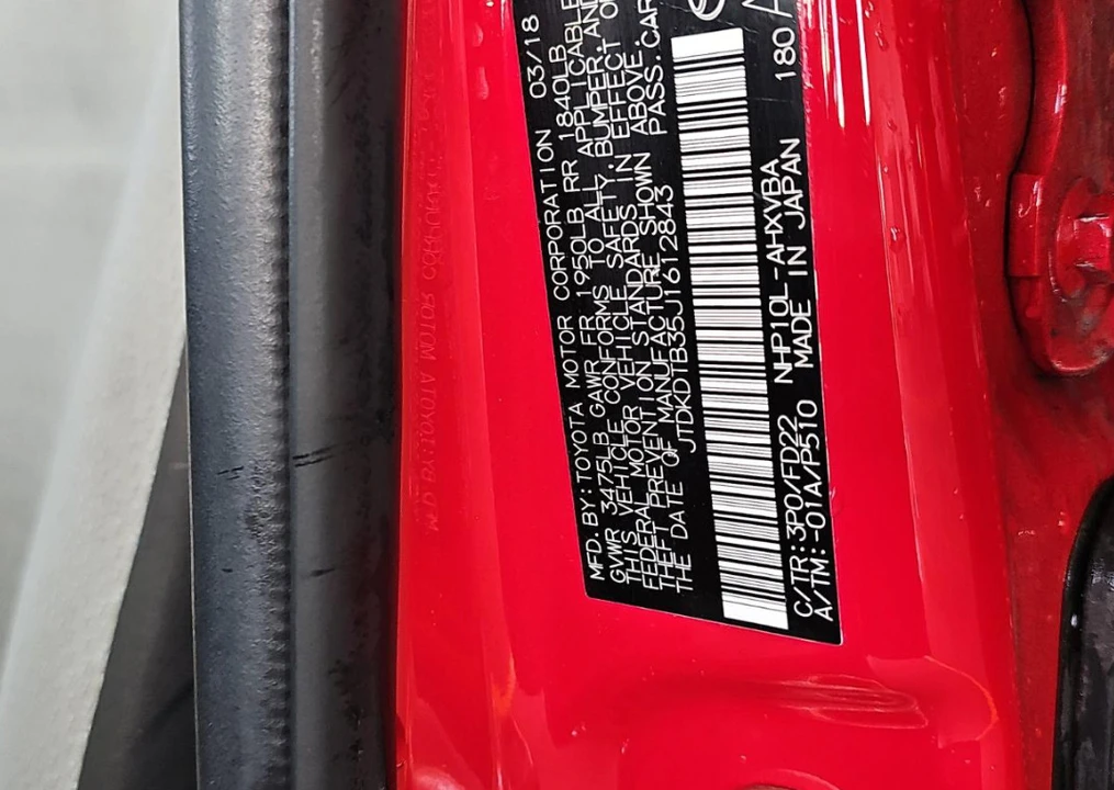 2018 Toyota Prius 4th Gen - Image 15 of 20