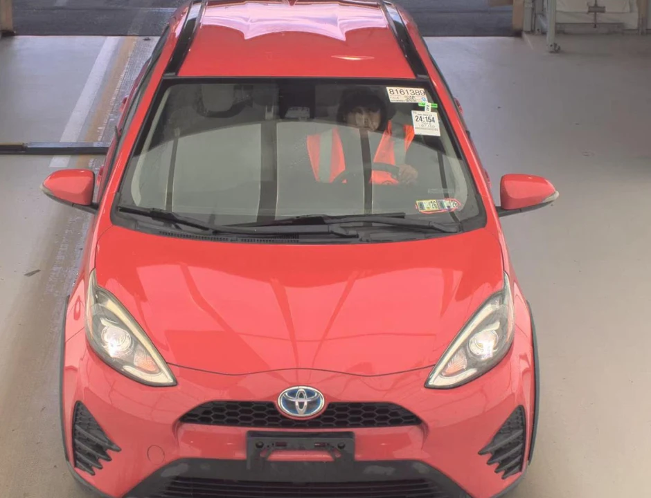 2018 Toyota Prius 4th Gen - Image 2 of 20