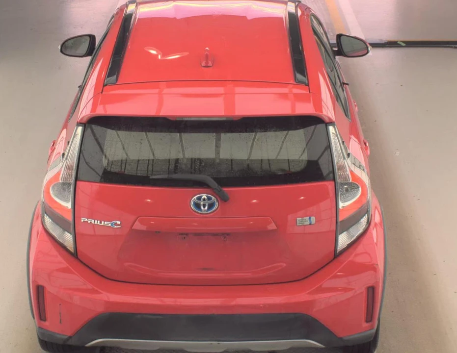 2018 Toyota Prius 4th Gen - Image 6 of 20